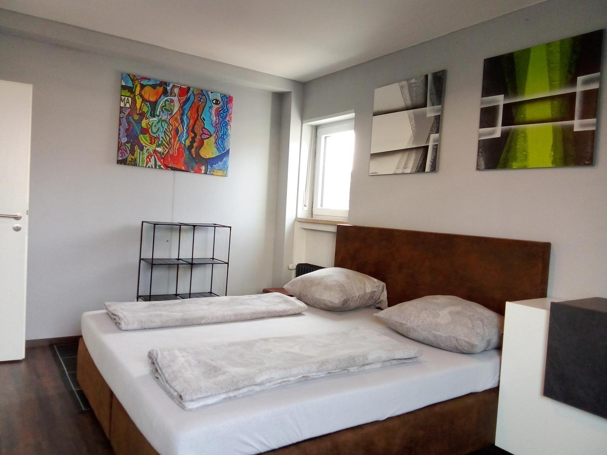 Apartments - Geraeumige 95 Qm Mit Balkon เอาก์สเบิร์ก ภายนอก รูปภาพ